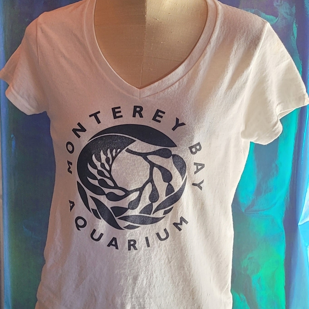 V neck tee